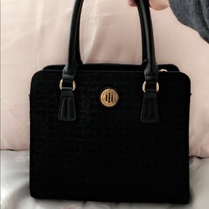 BRAND NEW TOMMY HILFIGER PURSE